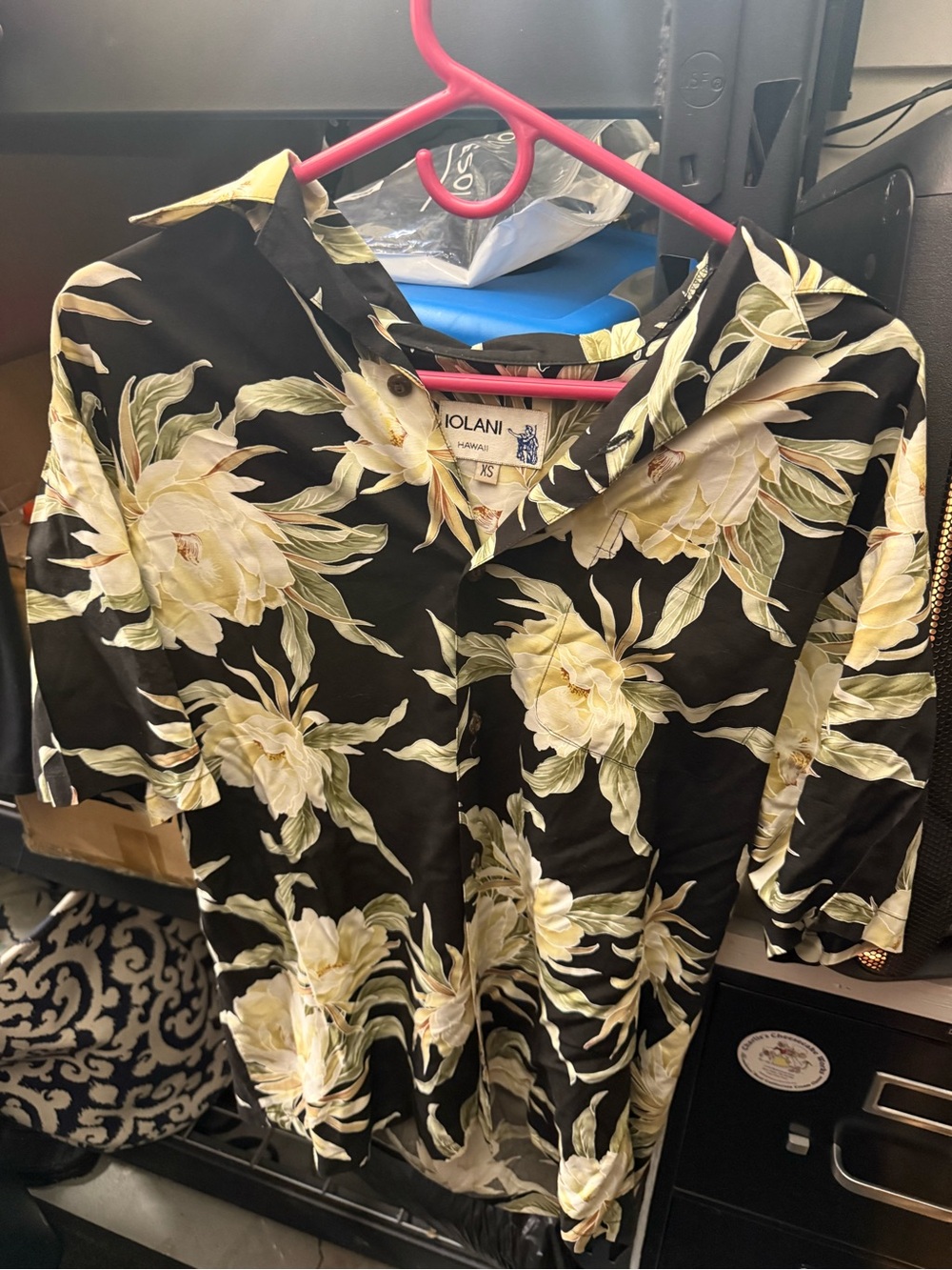 Iolani Black Hawaiian Floral Button-Up Shirt